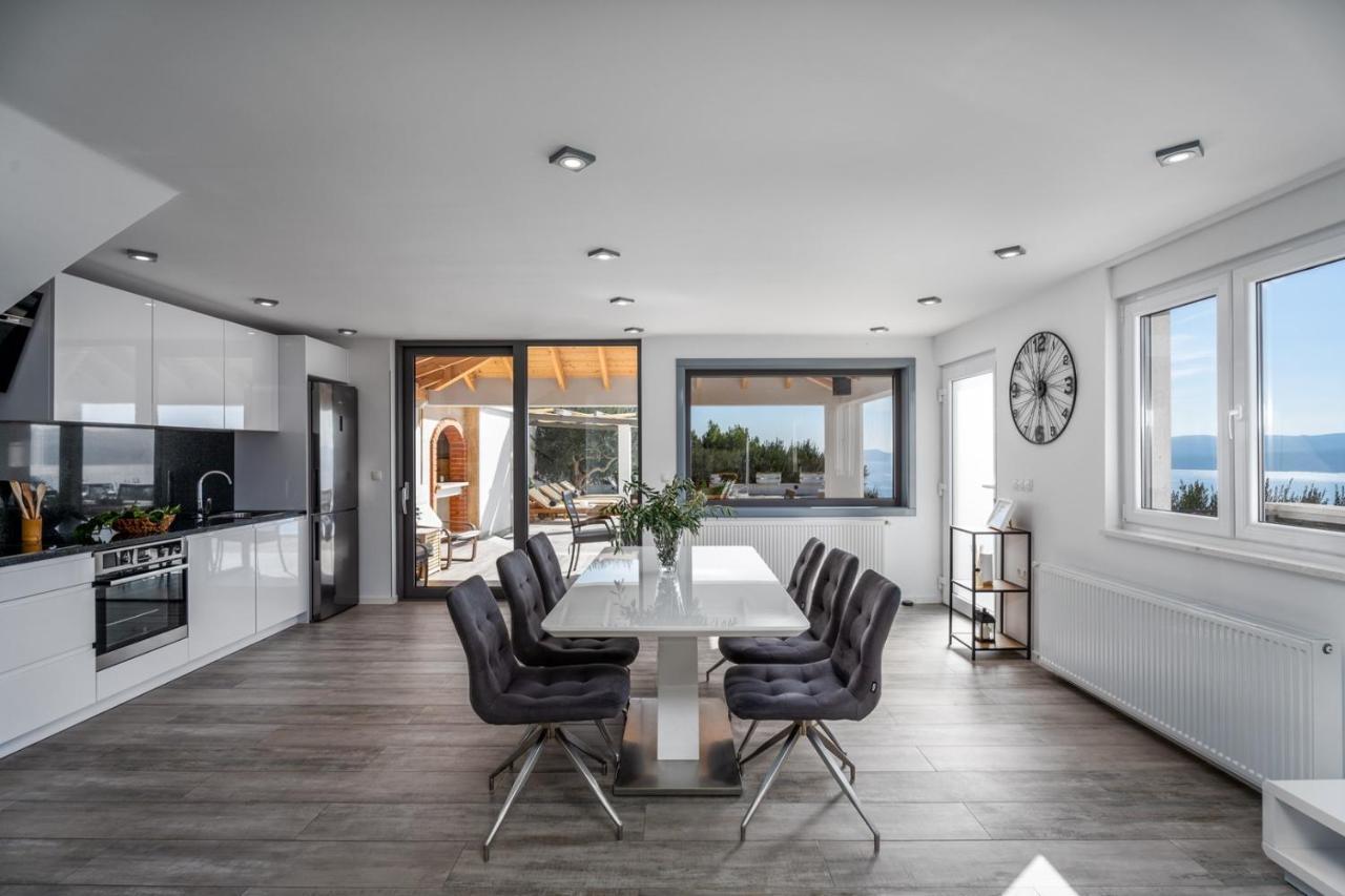 אומיס Villa Dream With Private Pool, 2 Bedrooms With En-Suite Bathrooms, Sea View מראה חיצוני תמונה