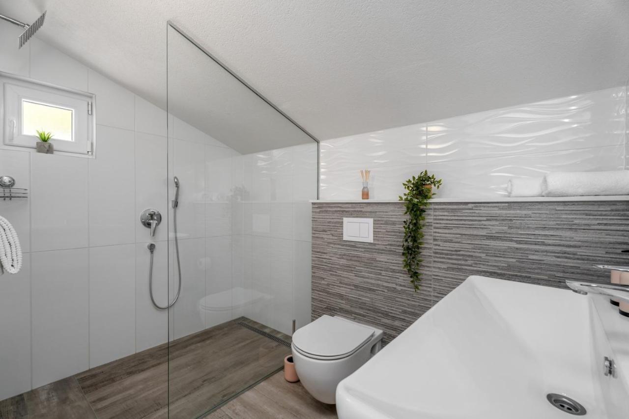 אומיס Villa Dream With Private Pool, 2 Bedrooms With En-Suite Bathrooms, Sea View מראה חיצוני תמונה