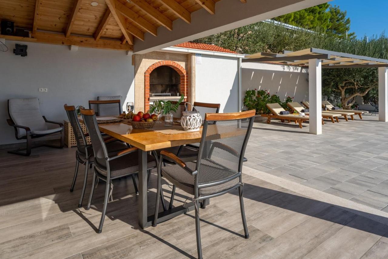 אומיס Villa Dream With Private Pool, 2 Bedrooms With En-Suite Bathrooms, Sea View מראה חיצוני תמונה