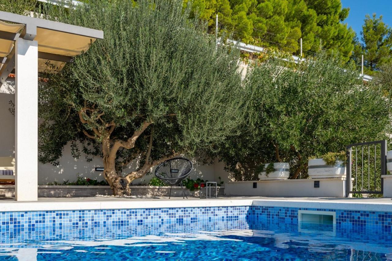 אומיס Villa Dream With Private Pool, 2 Bedrooms With En-Suite Bathrooms, Sea View מראה חיצוני תמונה